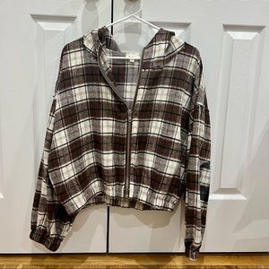 NWOT POL CHOCOLATE PLAID ZIPPED CROPPED HOODIE IN SIZE SMALL
